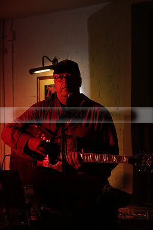 Will B & Geoff Allnutt with guests at The Royal Oak, Midhurst on Friday 25 October 2013. www.polopictures.co.uk