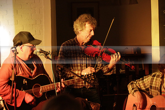 Will B & Geoff Allnutt with guests at The Royal Oak, Midhurst on Friday 25 October 2013. www.polopictures.co.uk