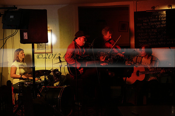 Will B & Geoff Allnutt with guests at The Royal Oak, Midhurst on Friday 25 October 2013. www.polopictures.co.uk