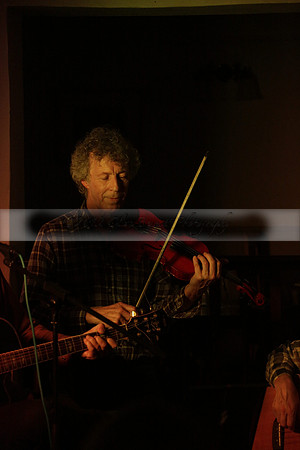 Will B & Geoff Allnutt with guests at The Royal Oak, Midhurst on Friday 25 October 2013. www.polopictures.co.uk