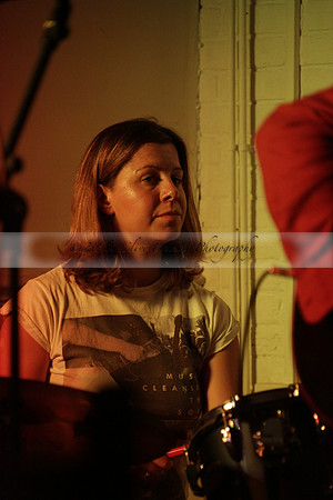 Will B & Geoff Allnutt with guests at The Royal Oak, Midhurst on Friday 25 October 2013. www.polopictures.co.uk