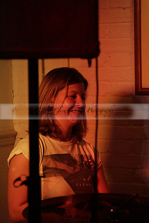 Will B & Geoff Allnutt with guests at The Royal Oak, Midhurst on Friday 25 October 2013. www.polopictures.co.uk