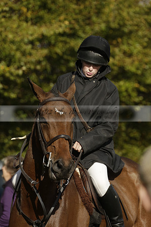 Devon & Somerset StagHounds meet at Five Cross Ways on Thursday 17 October 2013. 2013.10.17 www.polopictures.co.uk