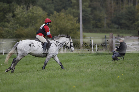 Chiddingfold, Leconfield and Cowdray Hunt, Hunter Trials at Iping on Sunday 20 October 2013. 2013.10.20 www.polopictures.co.uk