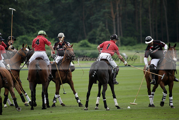La Bamba de Areco v Richard Mille in a Veuve Clicquot Gold Cup Polo match played on Ambersham 1  on Wednesday 04 July 2012