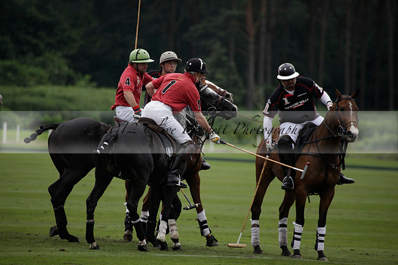 La Bamba de Areco v Richard Mille in a Veuve Clicquot Gold Cup Polo match played on Ambersham 1  on Wednesday 04 July 2012