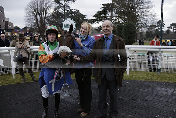 Race 7 The R.D.Decs Tosh And Go Handicap Hurdle Race at Fontwell Park on Tuesday 10 December 2013 www.polopictures.co.uk