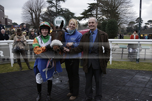 Race 7 The R.D.Decs Tosh And Go Handicap Hurdle Race at Fontwell Park on Tuesday 10 December 2013 www.polopictures.co.uk