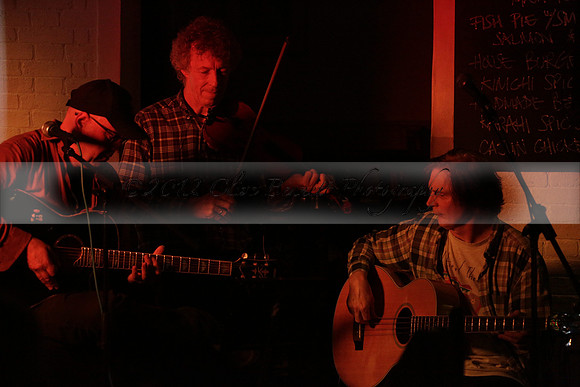 Will B & Geoff Allnutt with guests at The Royal Oak, Midhurst on Friday 25 October 2013. www.polopictures.co.uk