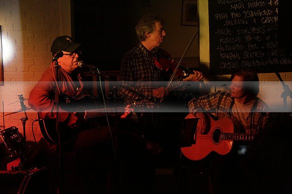 Will B & Geoff Allnutt with guests at The Royal Oak, Midhurst on Friday 25 October 2013. www.polopictures.co.uk