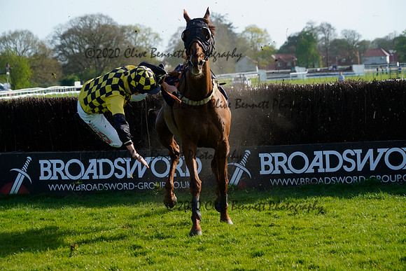 _CAB8933