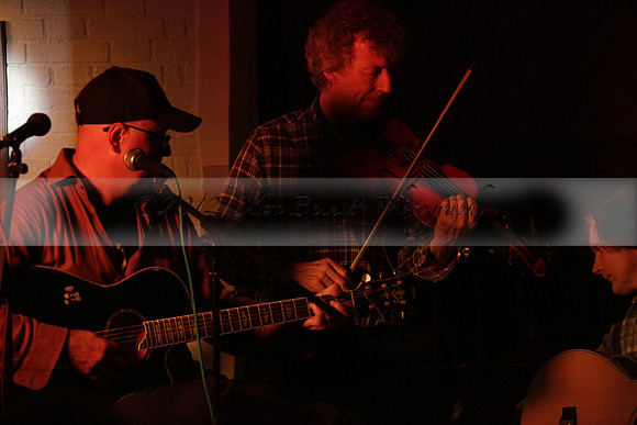 Will B & Geoff Allnutt with guests at The Royal Oak, Midhurst on Friday 25 October 2013. www.polopictures.co.uk