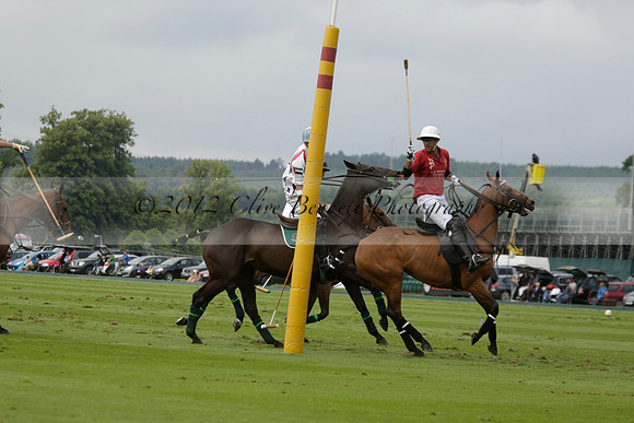Dubai v La Bamba de Areco in a Veuve Clicquot Gold Cup Polo Match 2013.07.04