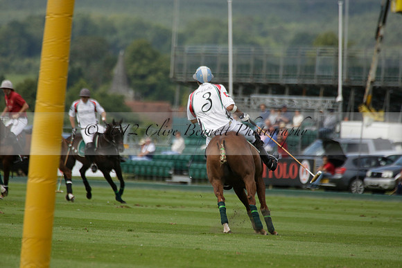 Dubai v La Bamba de Areco in a Veuve Clicquot Gold Cup Polo Match 2013.07.04