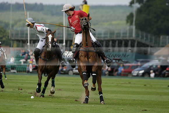 Dubai v La Bamba de Areco in a Veuve Clicquot Gold Cup Polo Match 2013.07.04