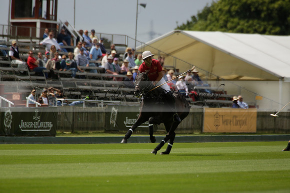 Dubai v La Bamba de Areco in a Veuve Clicquot Gold Cup Polo Match 2013.07.04