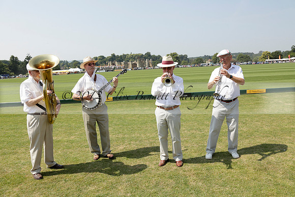 Zacara v Talandracas in a Veuve Clicquot Gold Cup Polo Match 2013.07.18