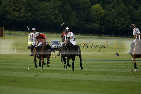 Dubai v La Bamba de Areco in a Veuve Clicquot Gold Cup Polo Match 2013.07.04