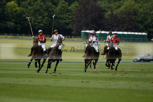 Dubai v La Bamba de Areco in a Veuve Clicquot Gold Cup Polo Match 2013.07.04