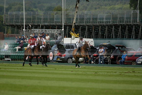 Dubai v La Bamba de Areco in a Veuve Clicquot Gold Cup Polo Match 2013.07.04