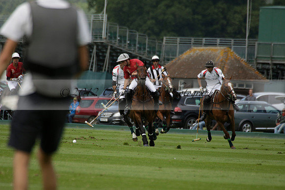 Dubai v La Bamba de Areco in a Veuve Clicquot Gold Cup Polo Match 2013.07.04