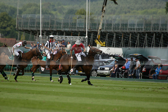 Dubai v La Bamba de Areco in a Veuve Clicquot Gold Cup Polo Match 2013.07.04