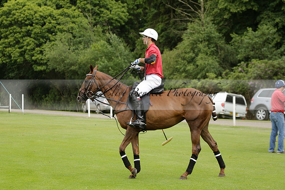 Dubai v La Bamba de Areco in a Veuve Clicquot Gold Cup Polo Match 2013.07.04