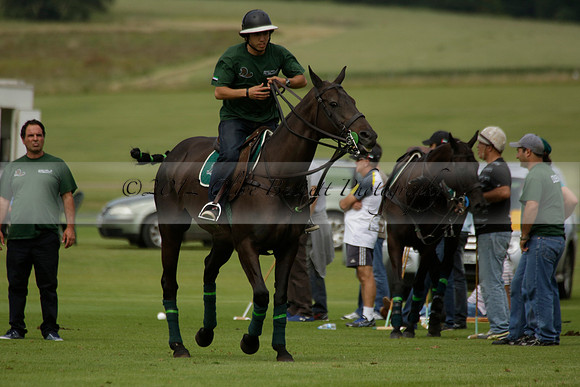 Dubai v La Bamba de Areco in a Veuve Clicquot Gold Cup Polo Match 2013.07.04
