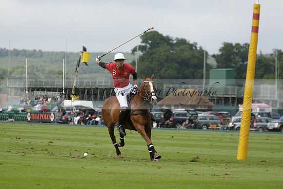 Dubai v La Bamba de Areco in a Veuve Clicquot Gold Cup Polo Match 2013.07.04