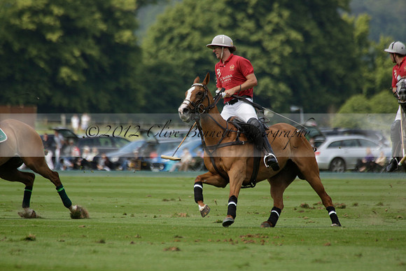 Dubai v La Bamba de Areco in a Veuve Clicquot Gold Cup Polo Match 2013.07.04