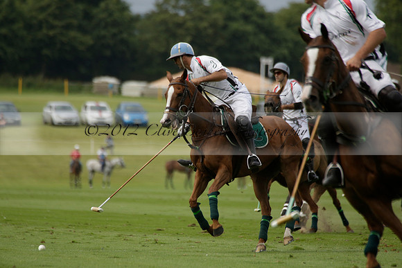 Dubai v La Bamba de Areco in a Veuve Clicquot Gold Cup Polo Match 2013.07.04