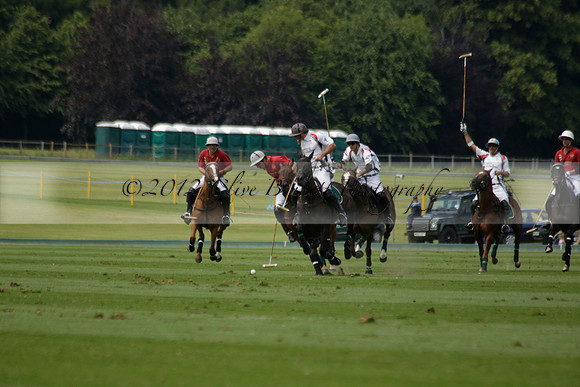 Dubai v La Bamba de Areco in a Veuve Clicquot Gold Cup Polo Match 2013.07.04