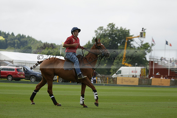Dubai v La Bamba de Areco in a Veuve Clicquot Gold Cup Polo Match 2013.07.04