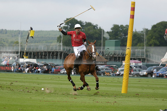 Dubai v La Bamba de Areco in a Veuve Clicquot Gold Cup Polo Match 2013.07.04