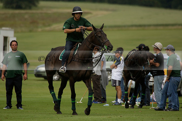 Dubai v La Bamba de Areco in a Veuve Clicquot Gold Cup Polo Match 2013.07.04