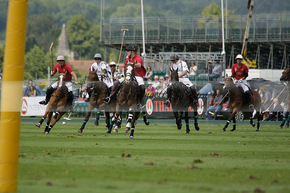 Dubai v La Bamba de Areco in a Veuve Clicquot Gold Cup Polo Match 2013.07.04