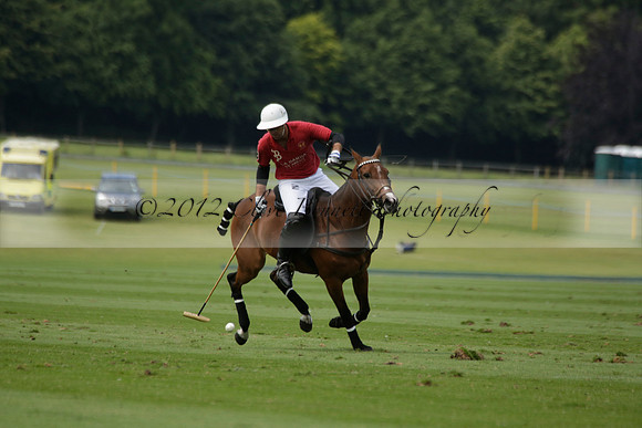 Dubai v La Bamba de Areco in a Veuve Clicquot Gold Cup Polo Match 2013.07.04