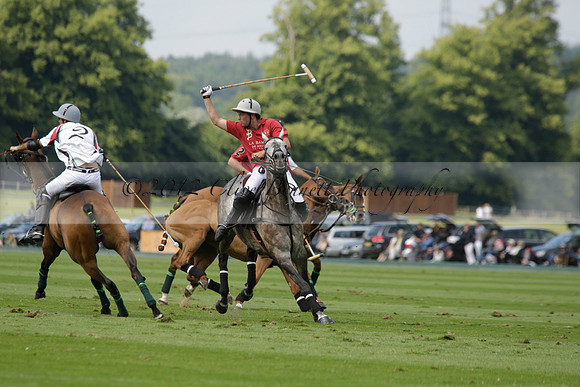 Dubai v La Bamba de Areco in a Veuve Clicquot Gold Cup Polo Match 2013.07.04
