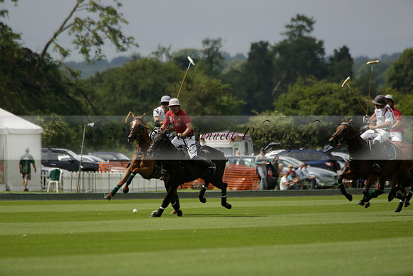 Dubai v La Bamba de Areco in a Veuve Clicquot Gold Cup Polo Match 2013.07.04