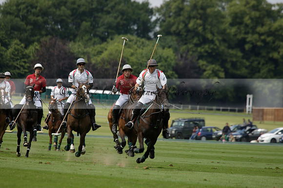 Dubai v La Bamba de Areco in a Veuve Clicquot Gold Cup Polo Match 2013.07.04