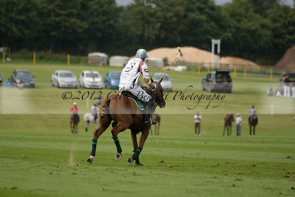Dubai v La Bamba de Areco in a Veuve Clicquot Gold Cup Polo Match 2013.07.04