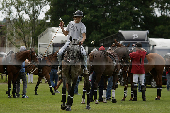 Dubai v La Bamba de Areco in a Veuve Clicquot Gold Cup Polo Match 2013.07.04