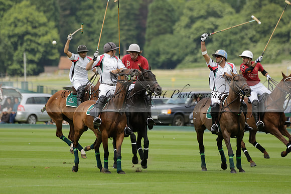 Dubai v La Bamba de Areco in a Veuve Clicquot Gold Cup Polo Match 2013.07.04