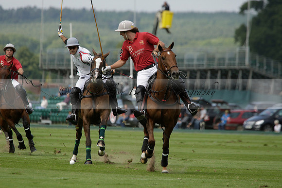 Dubai v La Bamba de Areco in a Veuve Clicquot Gold Cup Polo Match 2013.07.04