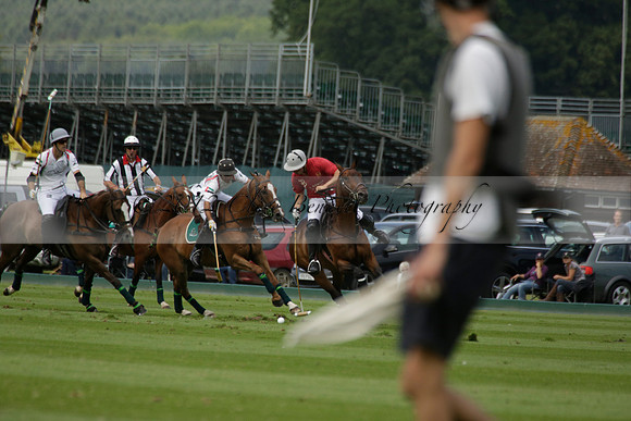 Dubai v La Bamba de Areco in a Veuve Clicquot Gold Cup Polo Match 2013.07.04