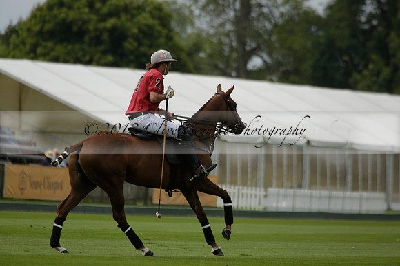 Dubai v La Bamba de Areco in a Veuve Clicquot Gold Cup Polo Match 2013.07.04