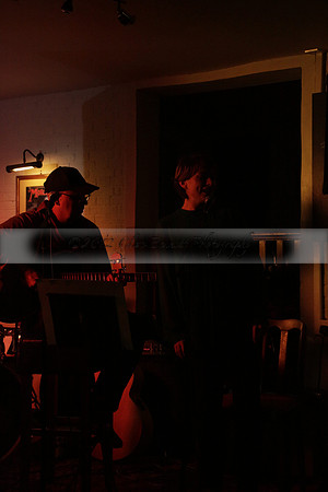 Will B & Geoff Allnutt with guests at The Royal Oak, Midhurst on Friday 25 October 2013. www.polopictures.co.uk