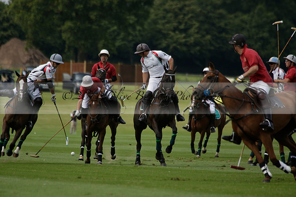 Dubai v La Bamba de Areco in a Veuve Clicquot Gold Cup Polo Match 2013.07.04