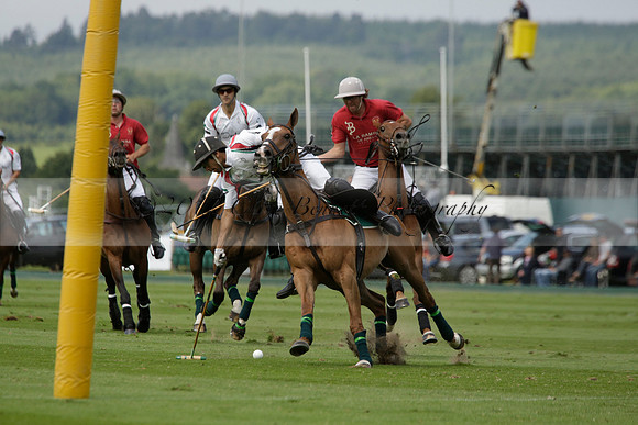 Dubai v La Bamba de Areco in a Veuve Clicquot Gold Cup Polo Match 2013.07.04