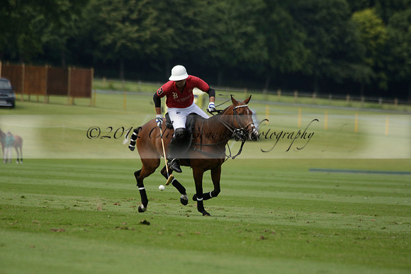 Dubai v La Bamba de Areco in a Veuve Clicquot Gold Cup Polo Match 2013.07.04